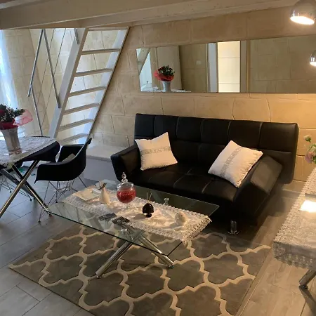 Alojamento de Acomodação e Pequeno-almoço Luxury Living Adelfia